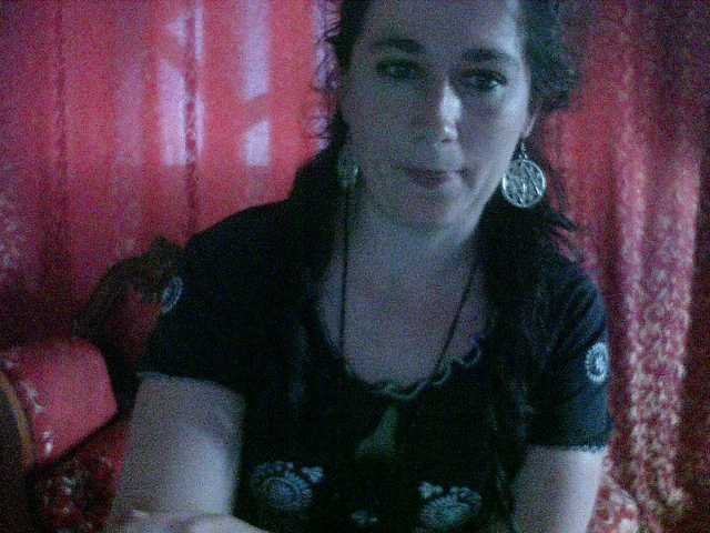 AmanelWhite webcam