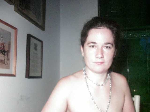 AmanelWhite webcam
