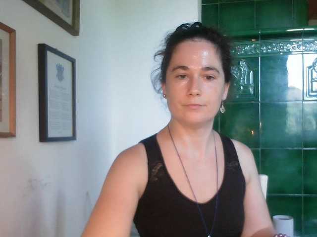 AmanelWhite webcam