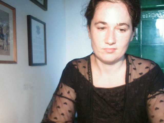 AmanelWhite webcam