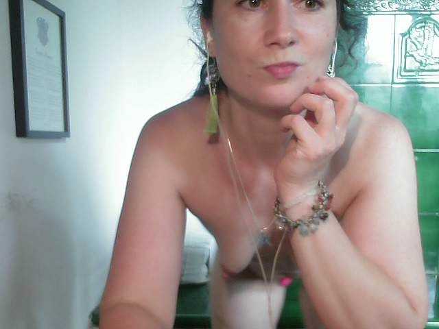 ConsciousKitti live webcam show