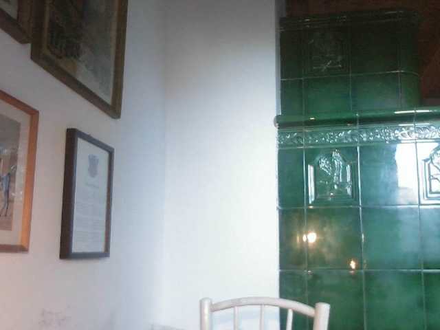 AmanelWhite webcam