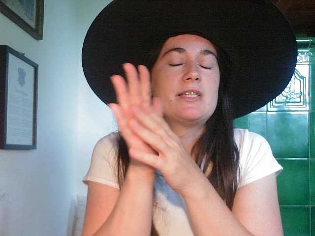 AmanelWhite webcam