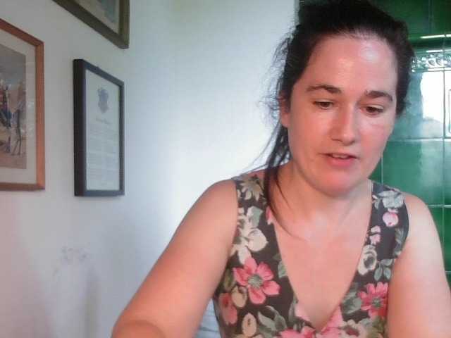AmanelWhite webcam