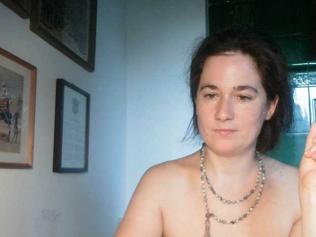 AmanelWhite webcam