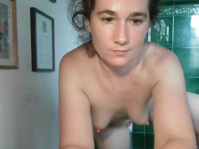 AmanelWhite webcam
