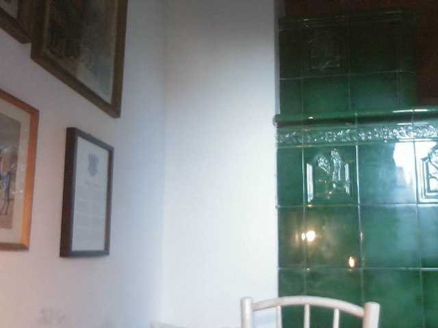 AmanelWhite webcam