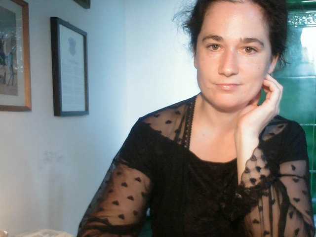 AmanelWhite webcam