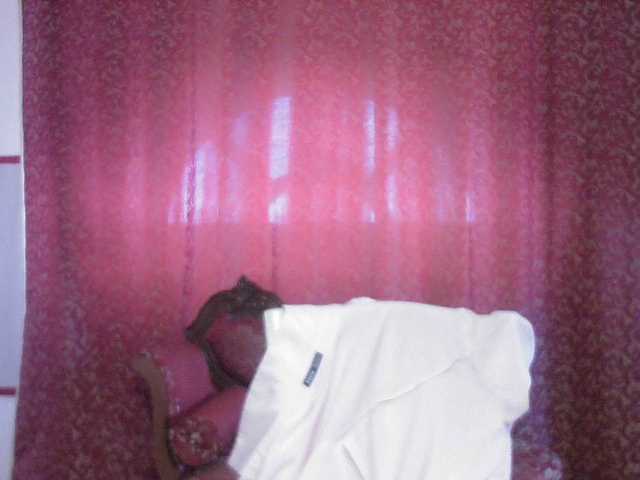 AmanelWhite webcam