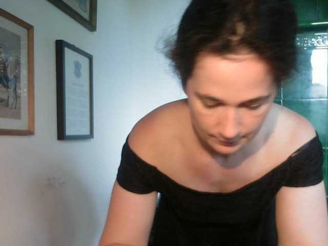 AmanelWhite webcam