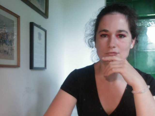 AmanelWhite webcam