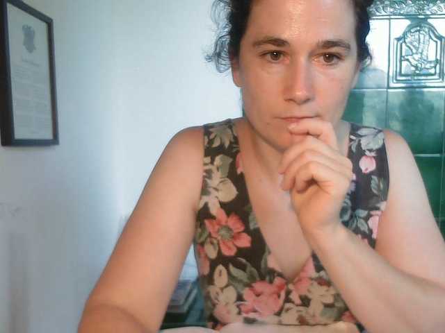 AmanelWhite webcam
