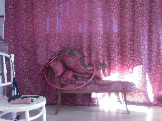 AmanelWhite webcam