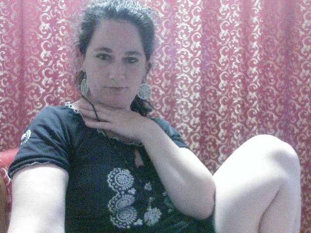 AmanelWhite webcam