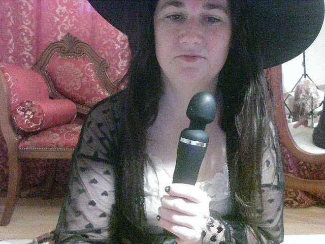 ConsciousKitti's BongaCams show and profile