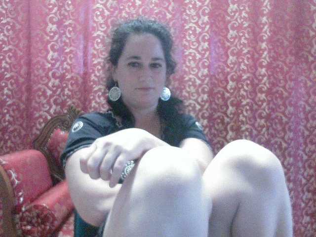 AmanelWhite webcam