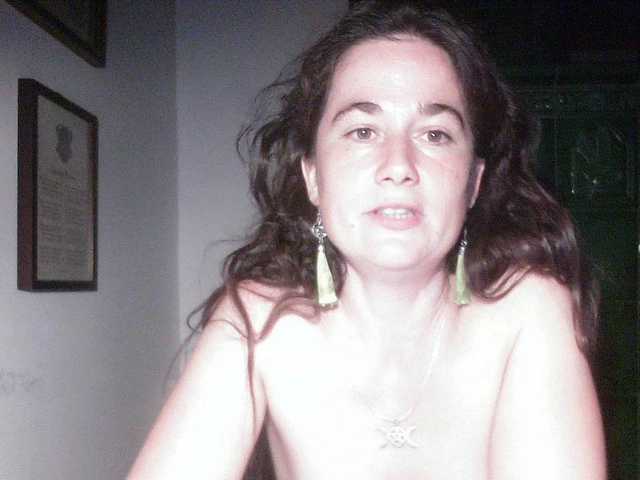 AmanelWhite webcam