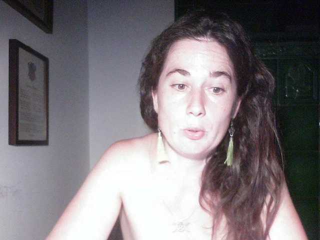 AmanelWhite webcam