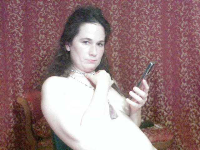 AmanelWhite webcam