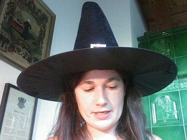 AmanelWhite webcam