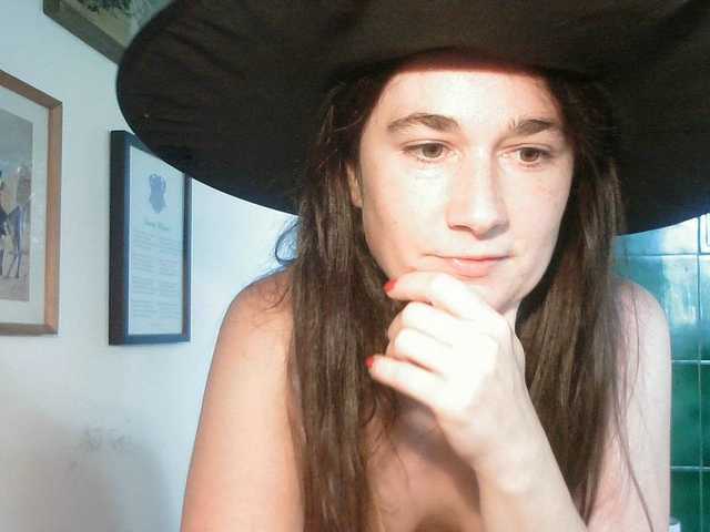 AmanelWhite webcam