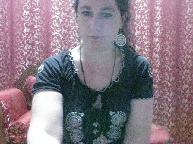 AmanelWhite webcam