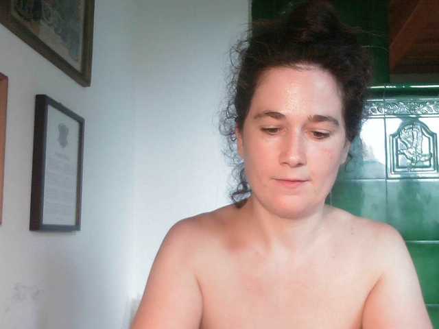 ConsciousKitti live webcam show