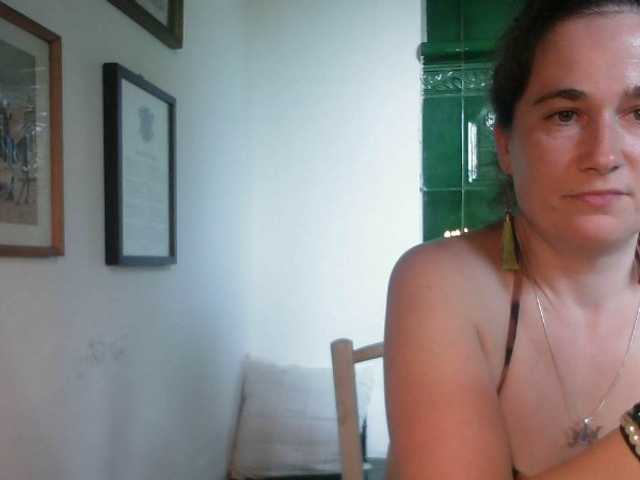 AmanelWhite live webcam show