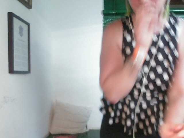 ConsciousKitti live webcam show