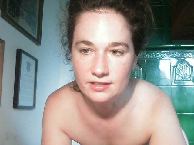 AmanelWhite webcam
