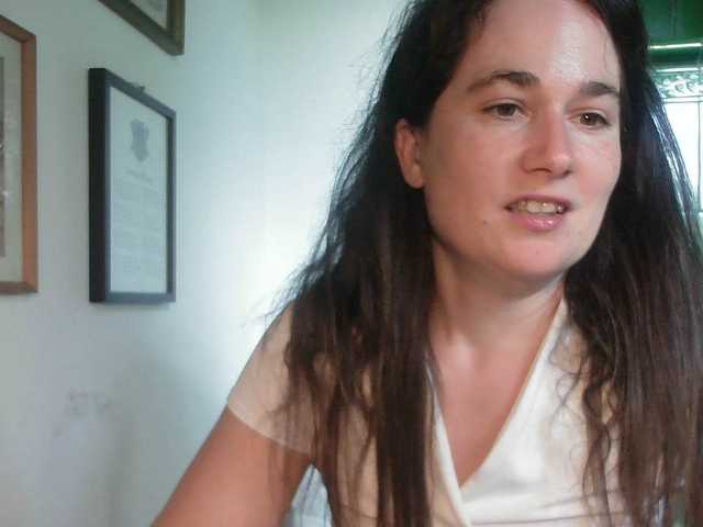 AmanelWhite webcam