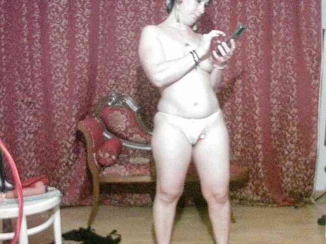 AmanelWhite webcam