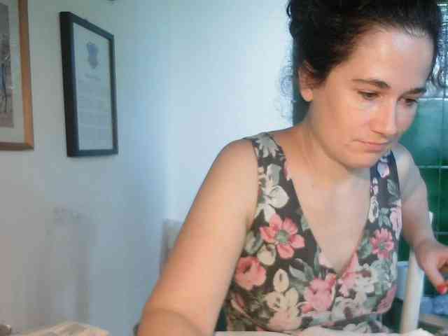 AmanelWhite webcam