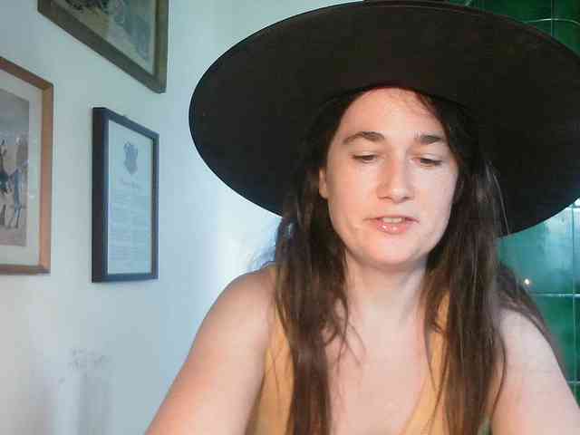 AmanelWhite webcam