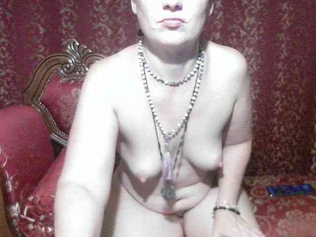 AmanelWhite webcam