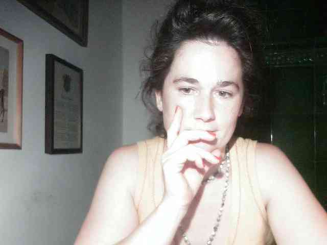 AmanelWhite webcam