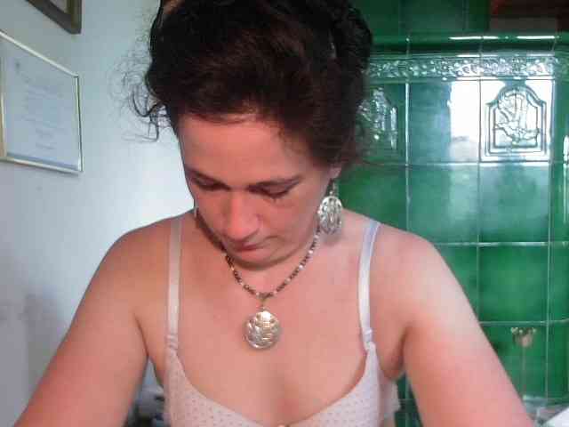 AmanelWhite