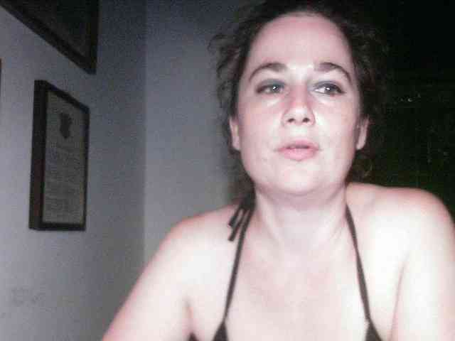 AmanelWhite webcam