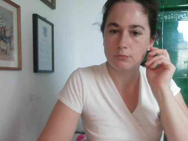 AmanelWhite webcam