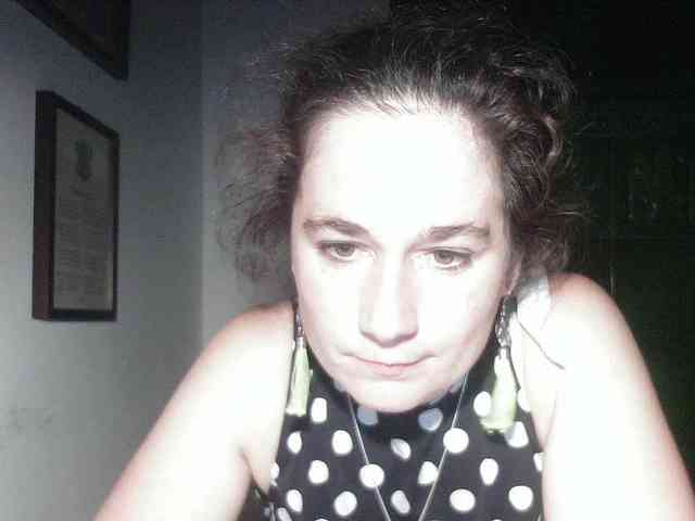 AmanelWhite webcam