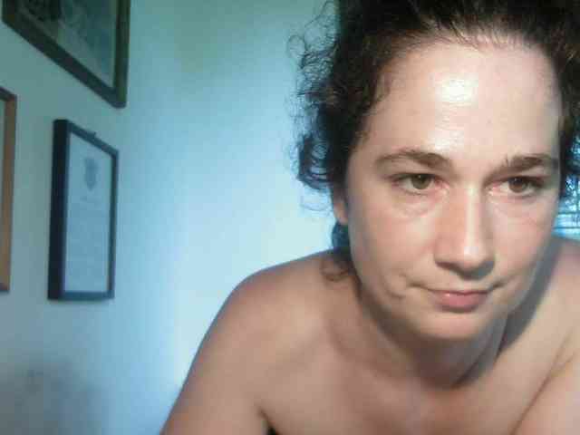 AmanelWhite webcam