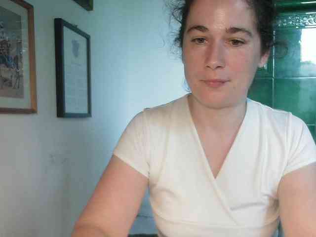 AmanelWhite webcam