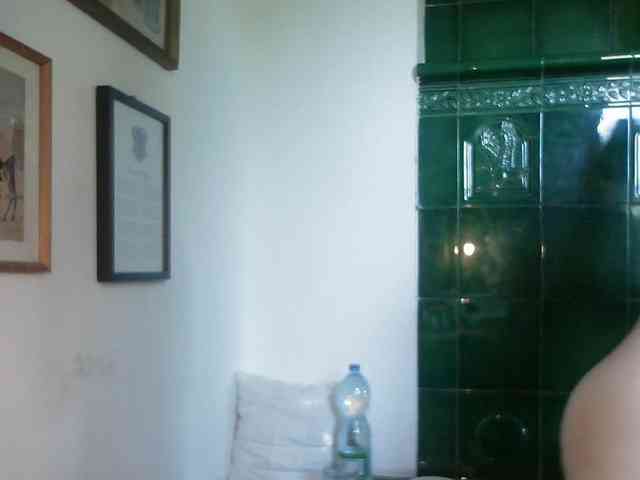 AmanelWhite webcam