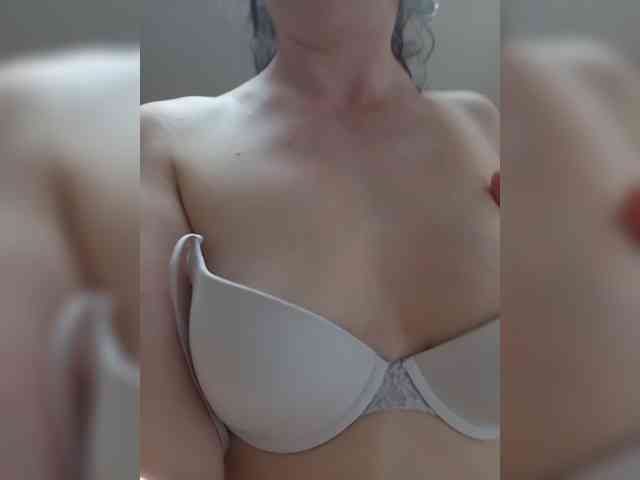 AmanelWhite webcam