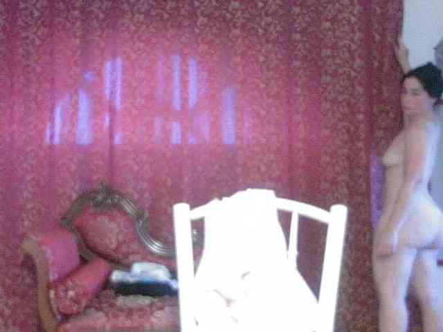 AmanelWhite webcam