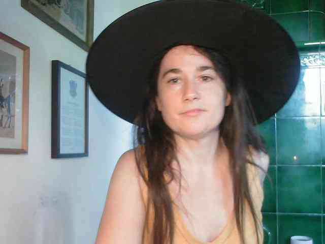 AmanelWhite webcam