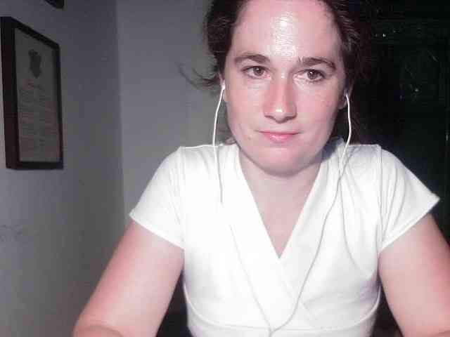 AmanelWhite webcam