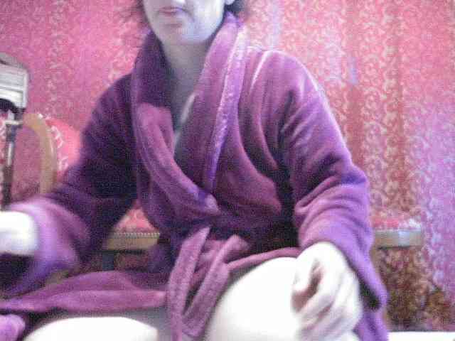 AmanelWhite webcam