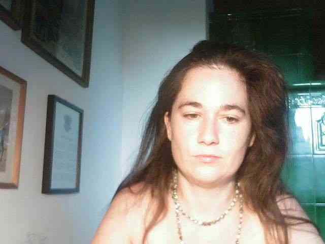 AmanelWhite webcam