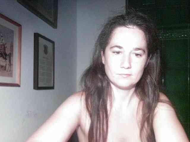 AmanelWhite webcam